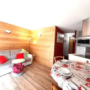 https://apartment-6-personnes-t2-6-pers-foncia-saint-lary-soulan.midi-pyreneeshotels.com